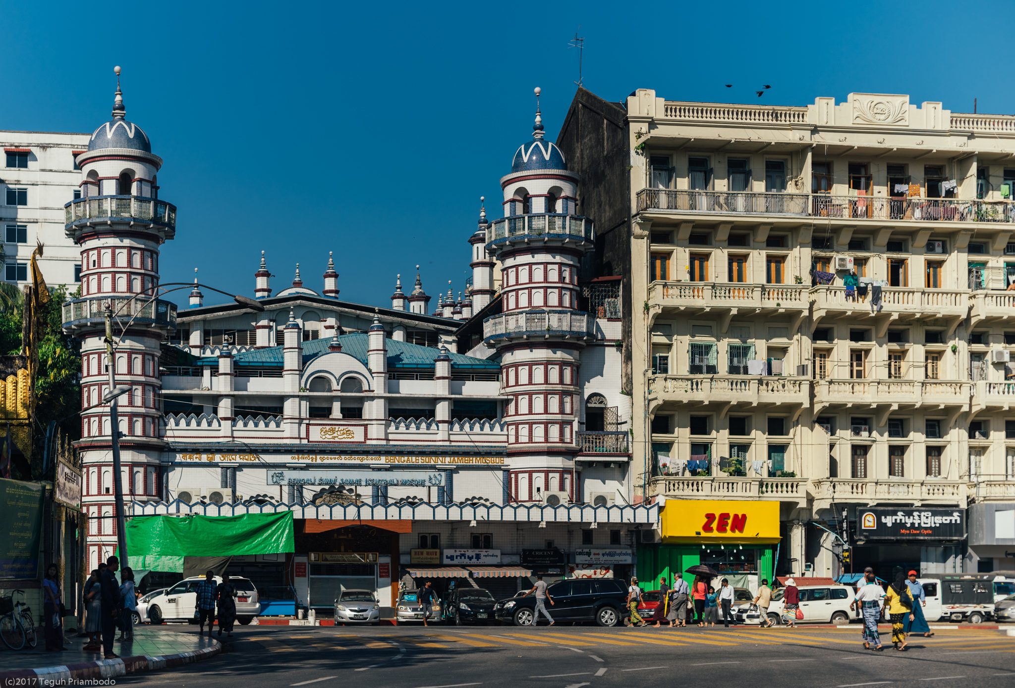 Bengali Sunni Jameh Mosque that located next to Sule Pagoda | Maria & Teguh